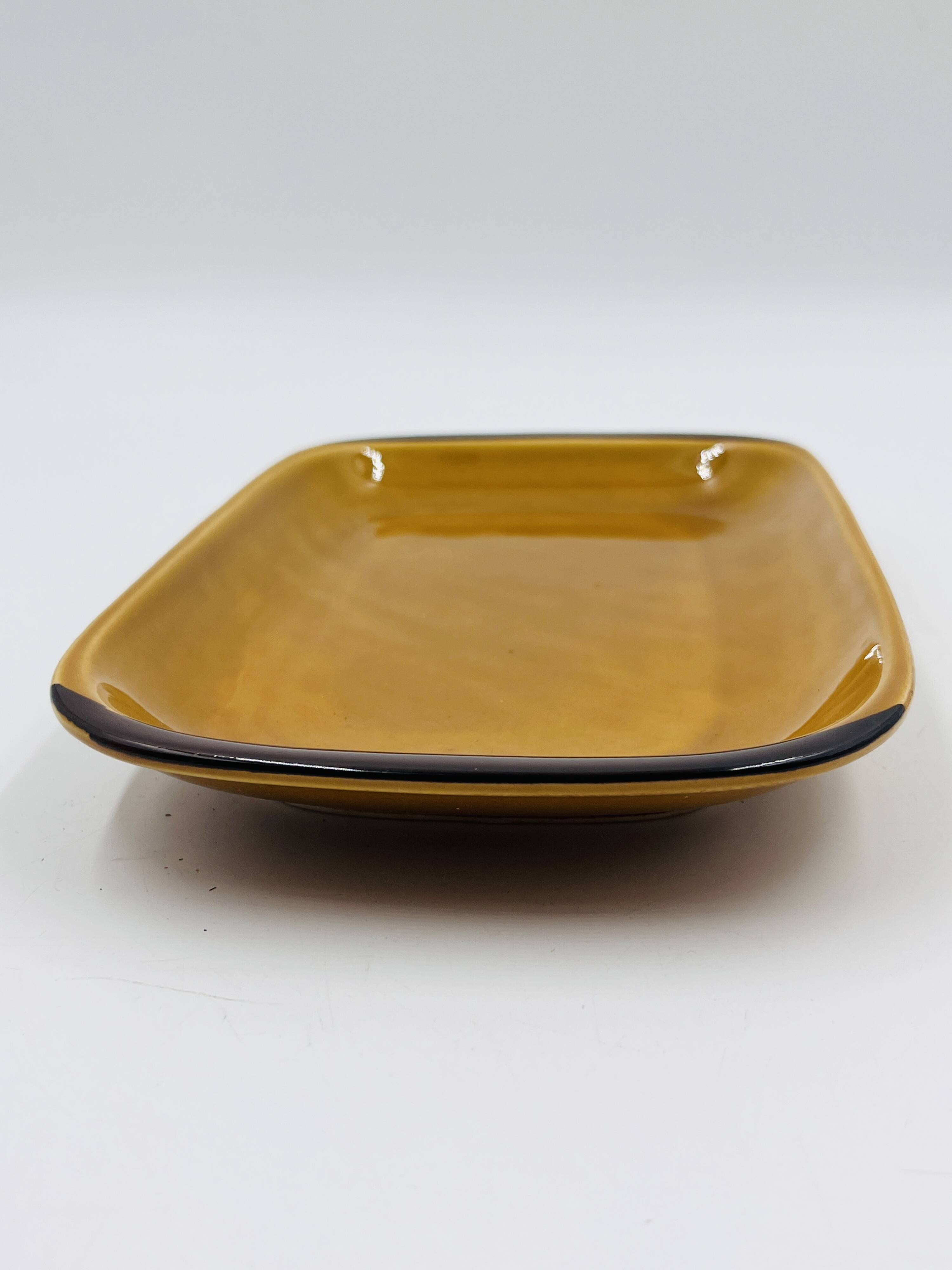 Flat NT stoneware Japan