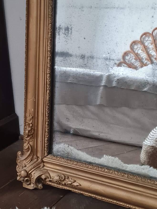 Antique rectangular mirror with mouldings 103 x 68