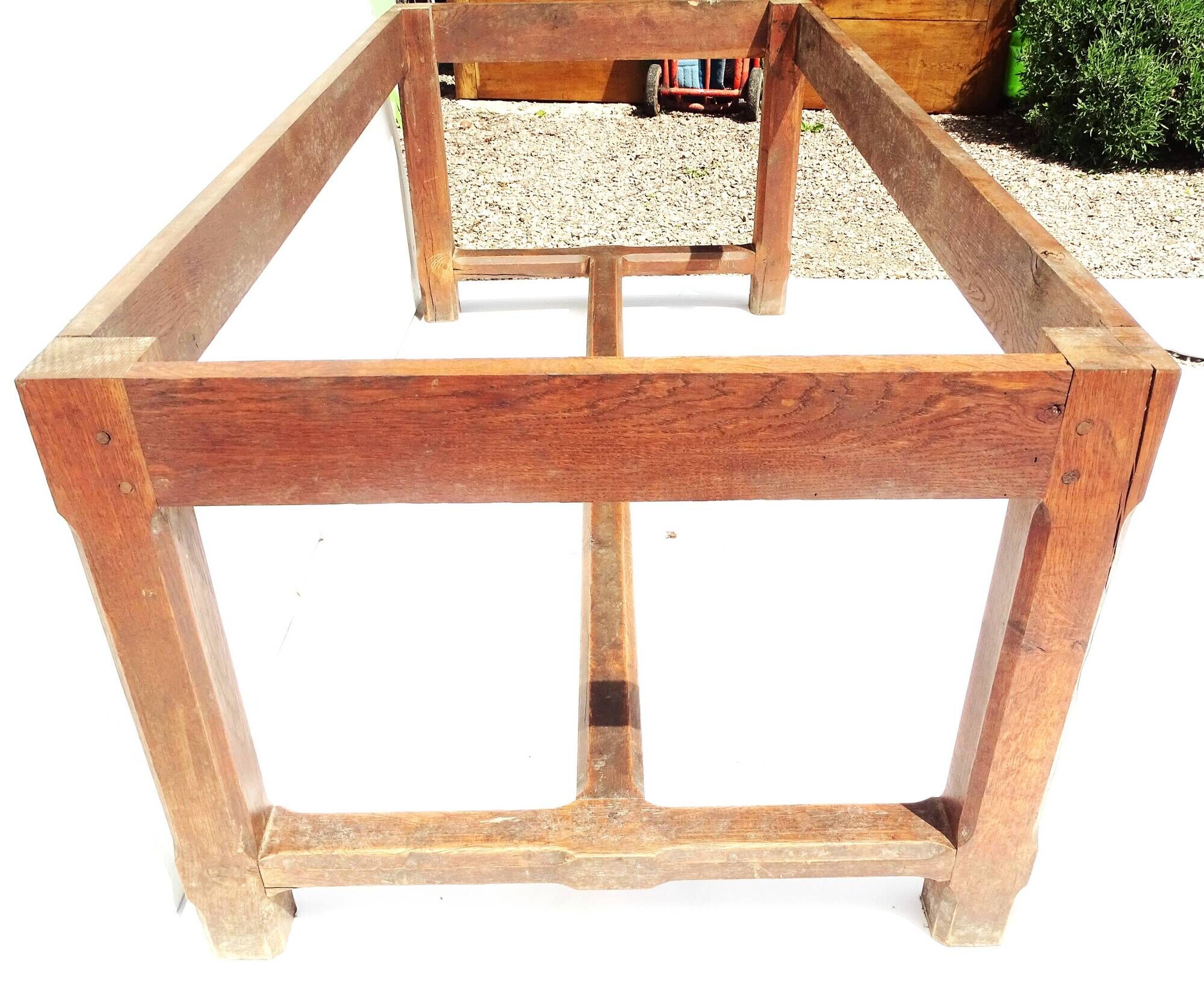 Grande table de ferme ancien en bois massif. 228 x 107.