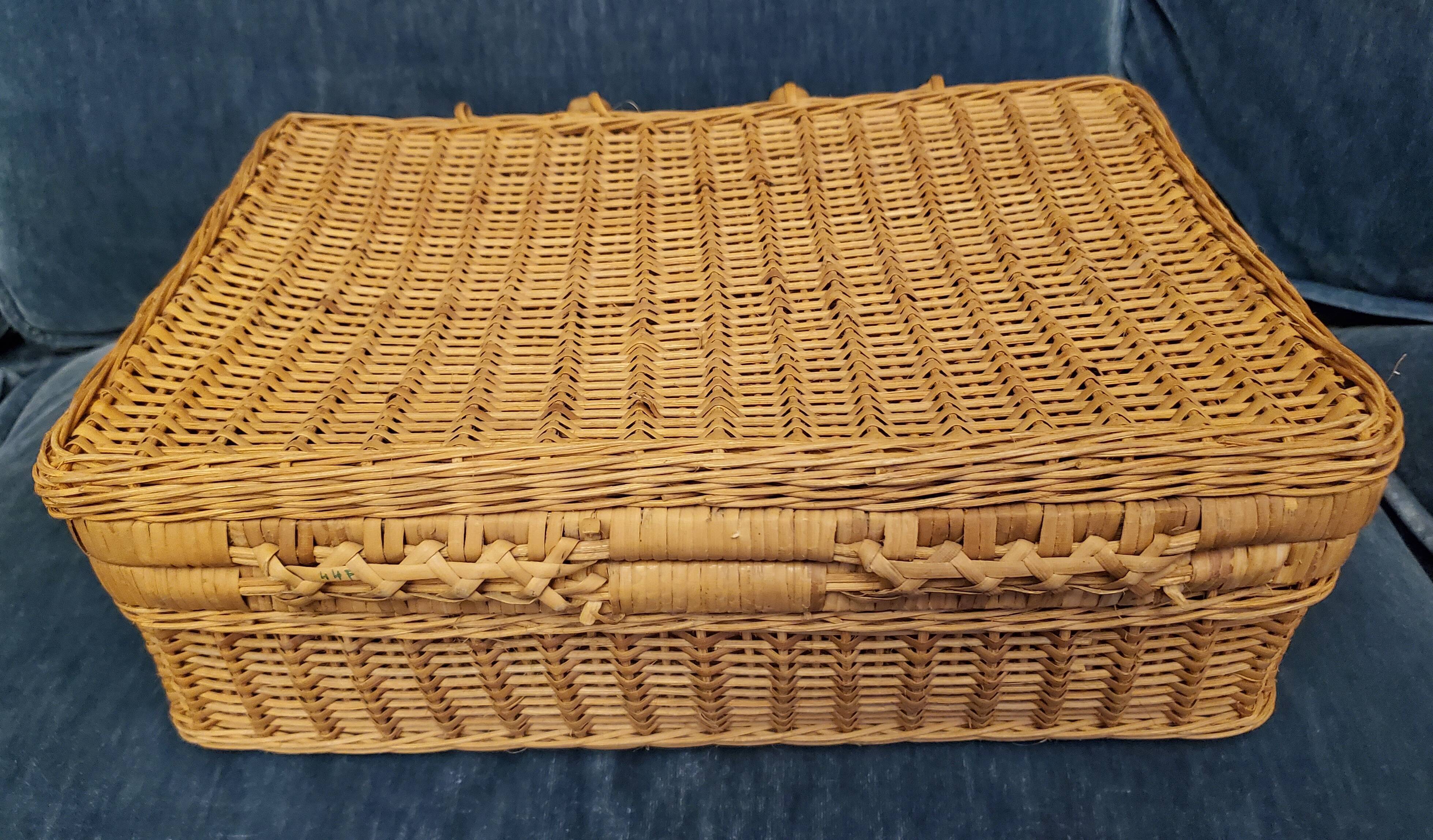 Rattan valisette