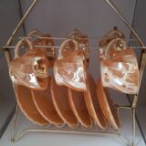 6 anchor hocking cups and saucers with their transport basket - 1 cup with damaged handle (see photos)