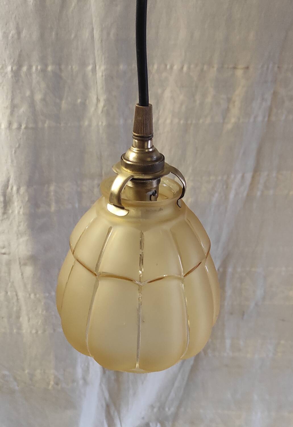 Art Deco lampshade in gilded glass and brass frame - mid 20th century