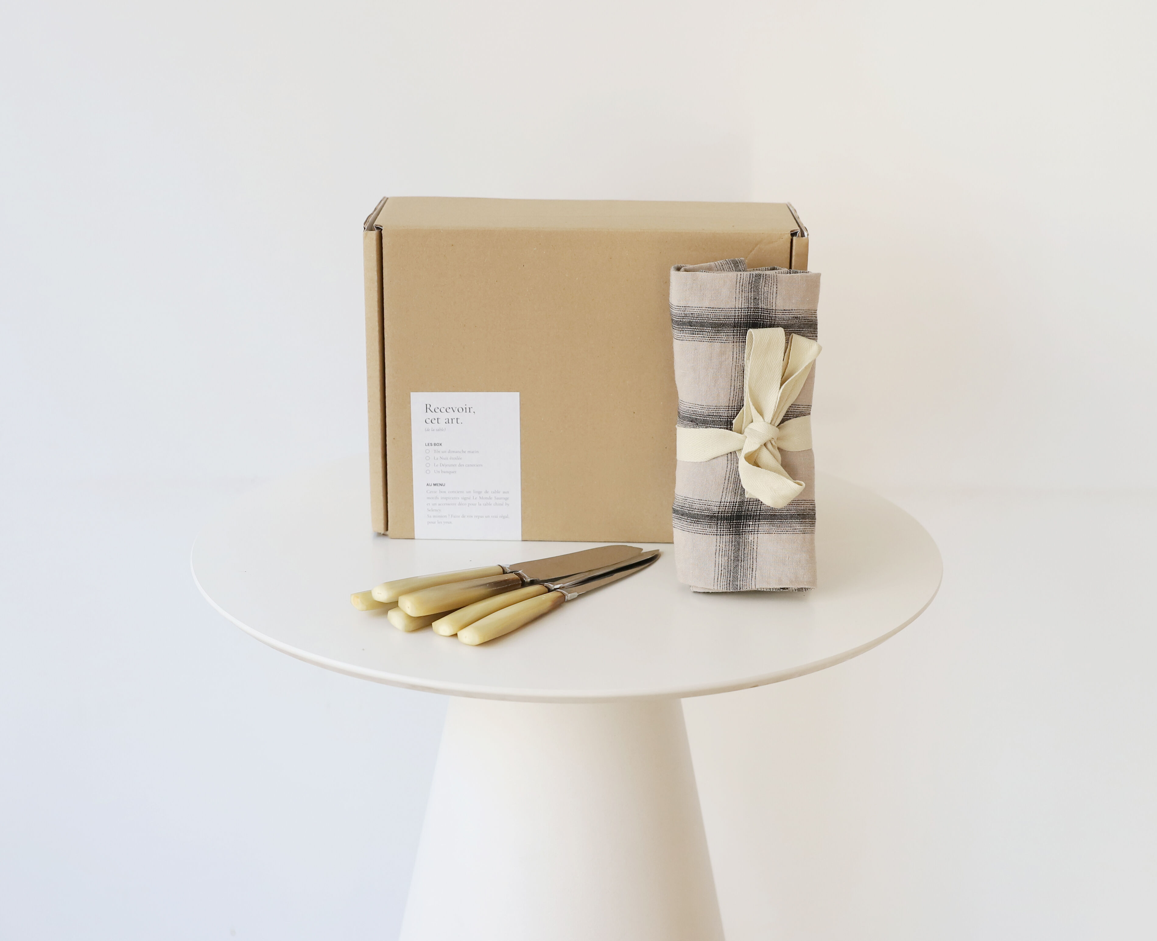Luncheon of the Boating Party #02 — Box Le Monde Sauvage x Selency