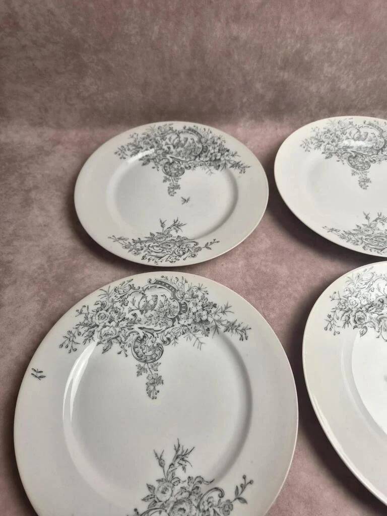 10 antique porcelain plates – Aux Lions de Faïence Paris – 19th century