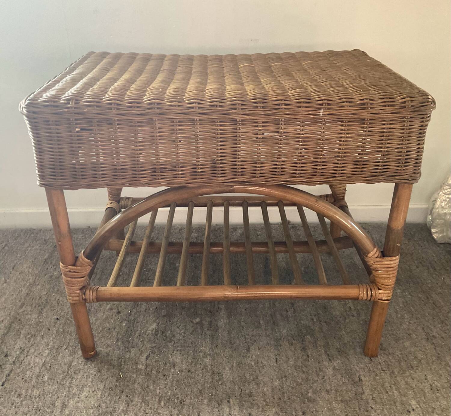 Banc en rotin des années 70