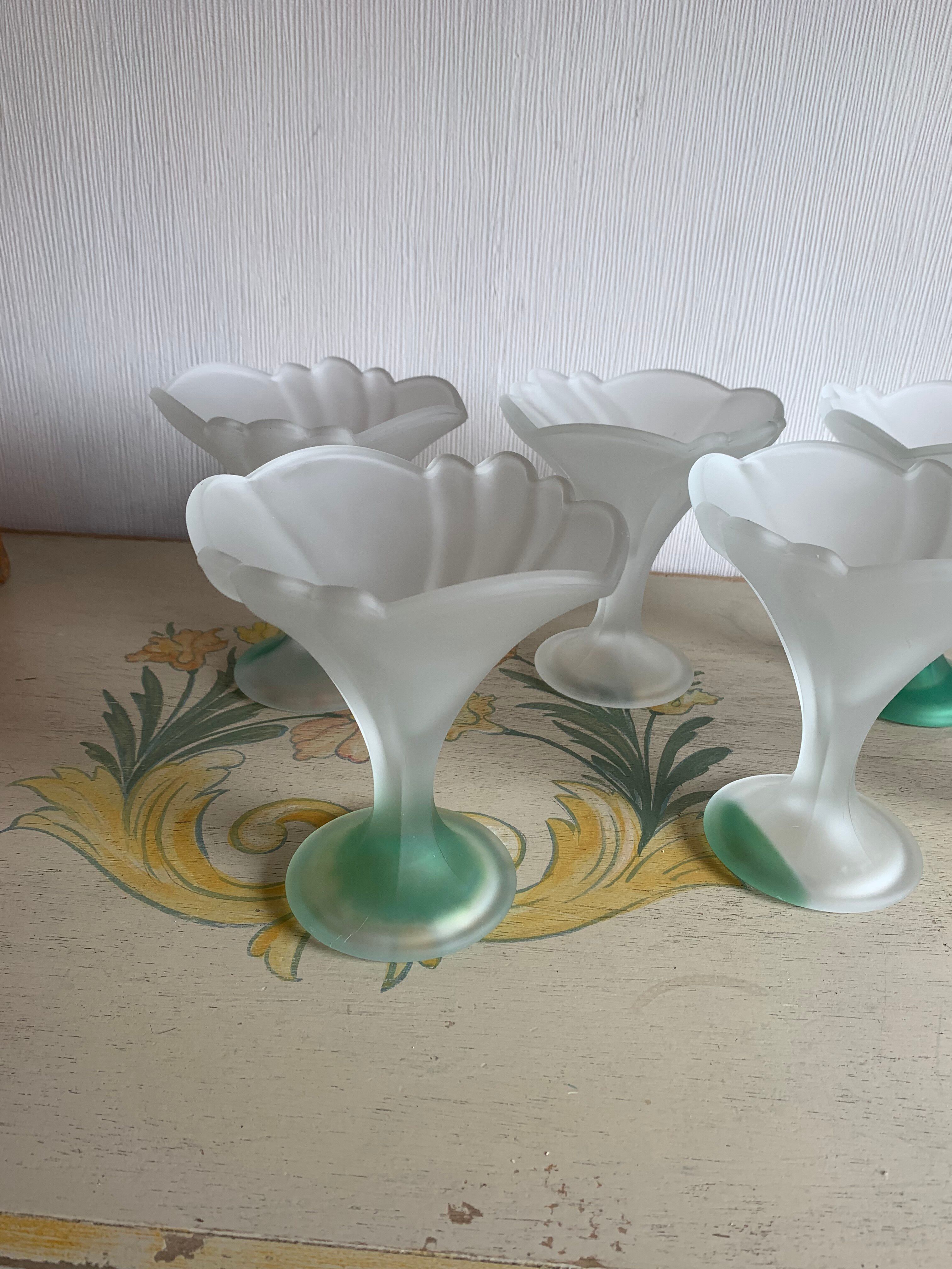 Set of 6 Art Deco dessert bowls in frosted glass with a gradient stem.