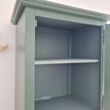 Renovated green bonnet maker