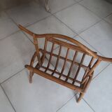 Porte revue en rotin