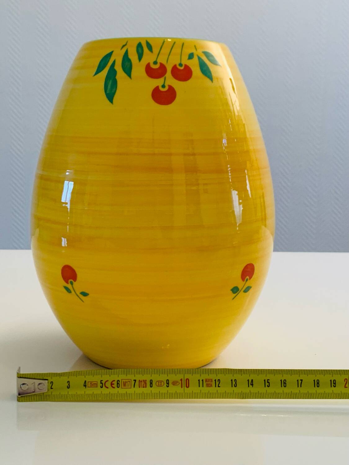 Lunéville earthenware "Egg" vase - "Cherry" Collection