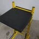 Paire de tabouret de bar italien ajustables jaune laqué et noir