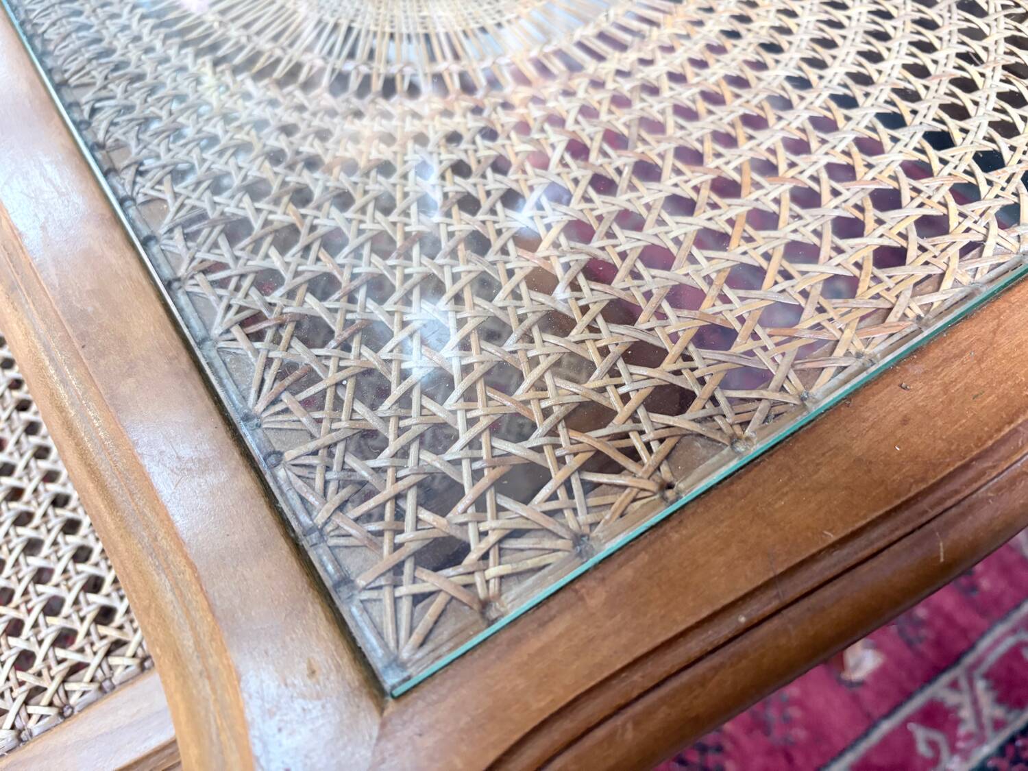 Vintage nesting tables in wood and cane – perfect condition.