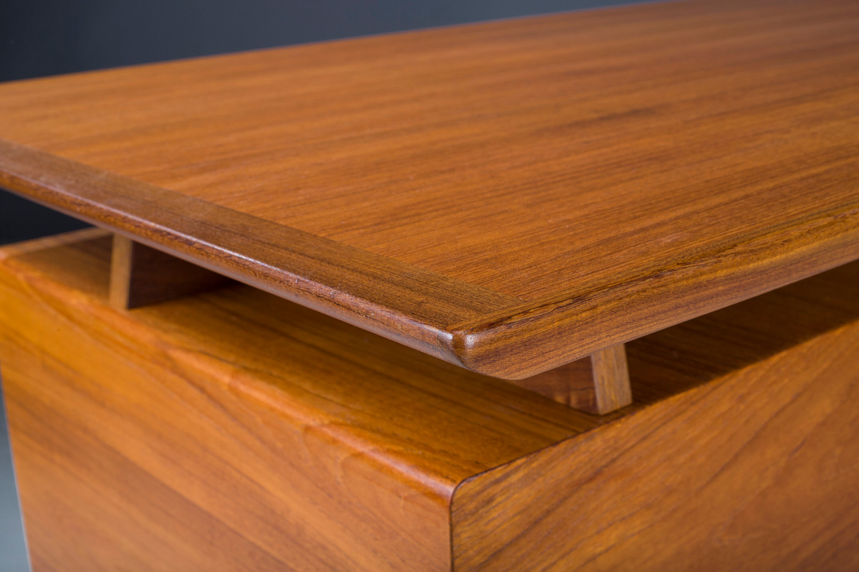 Mid-Century Danish Desk in Teak, 1970s