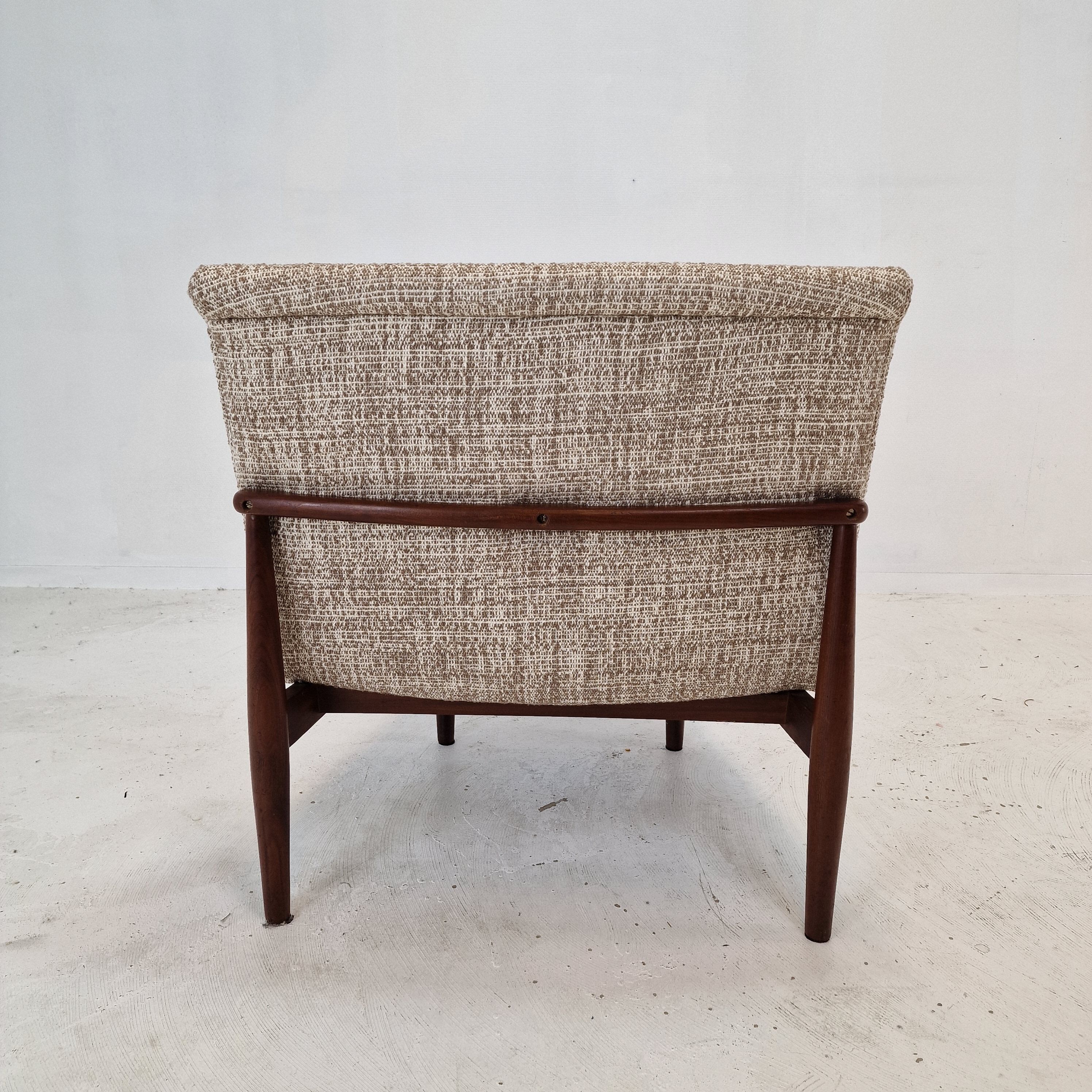 Mid-century round bench in teak Denmark 1960s