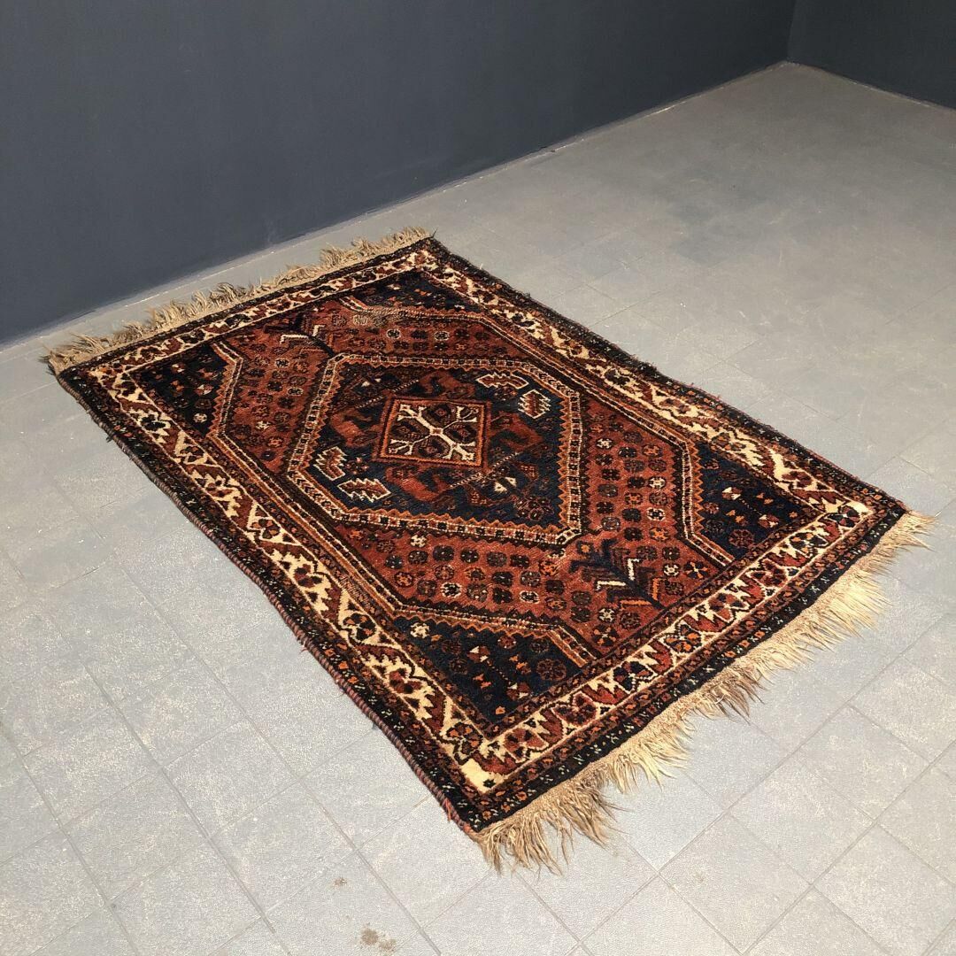 Tapis persan tissé à la main 162x110cm