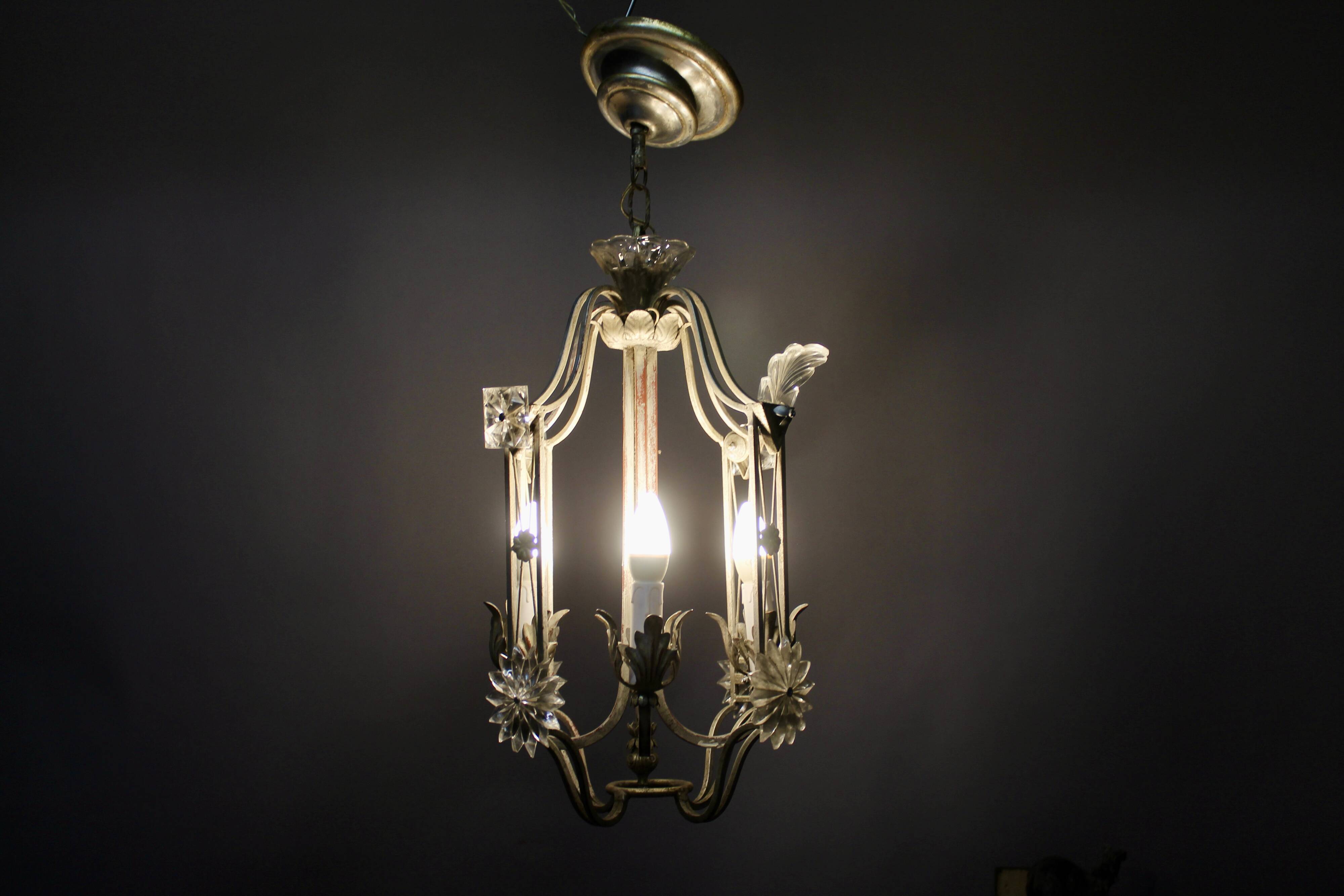 Chandelier Atelier Banci in Florence with 4 lights.