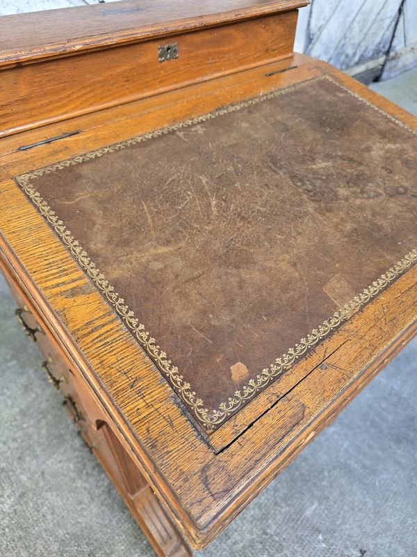 Bureau Davenport ancien en chêne