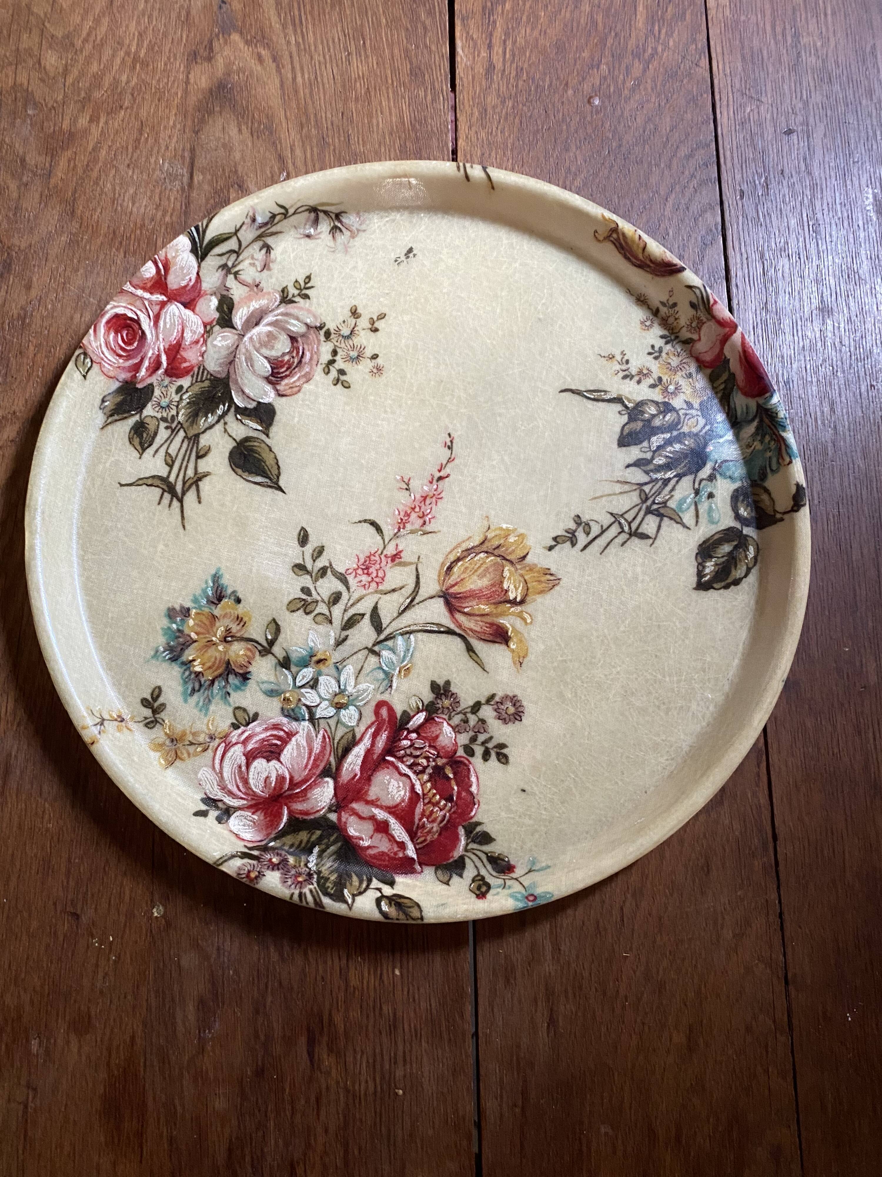 Vintage floral round top