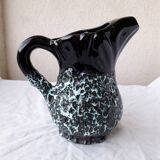 Fat lava pitcher