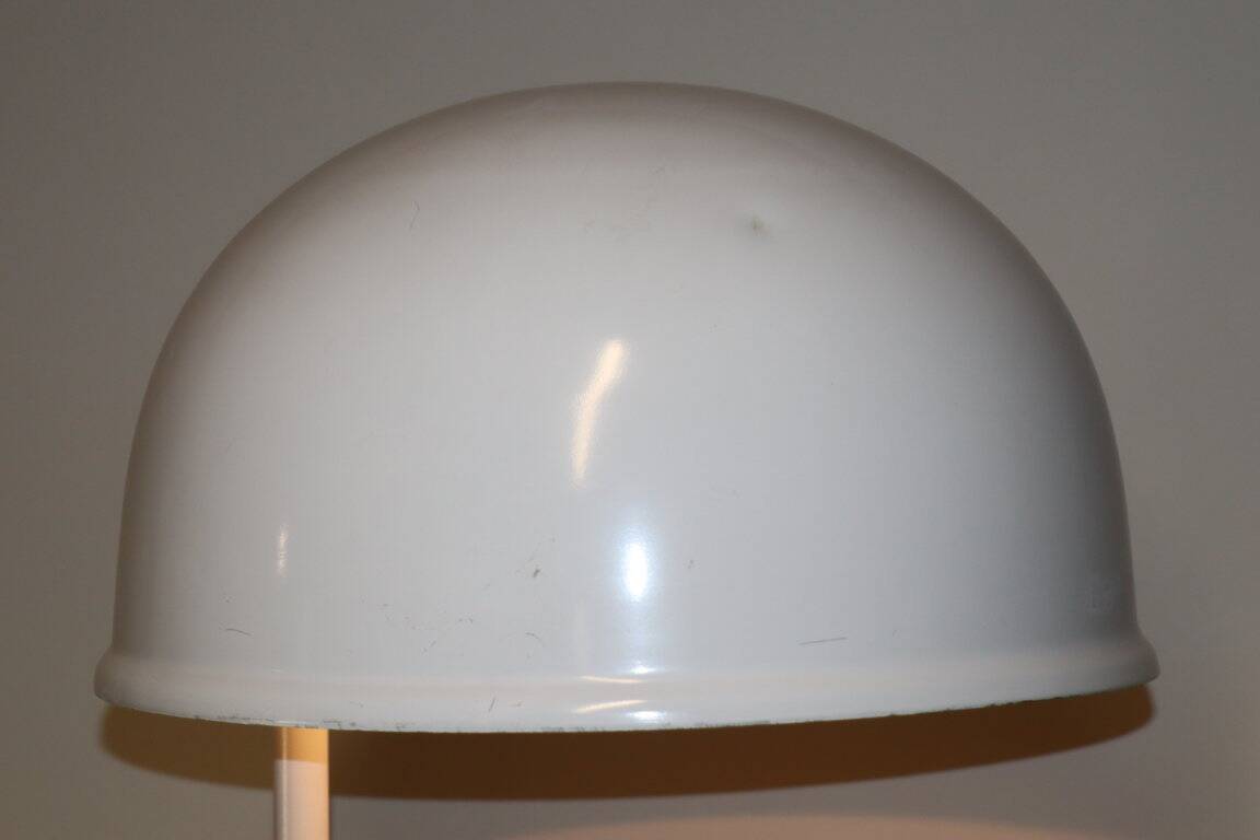 Vintage floor lamp in white lacquered metal, 1970