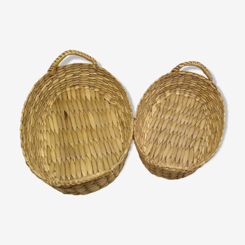 2 woven breaders with banana or palm leaves