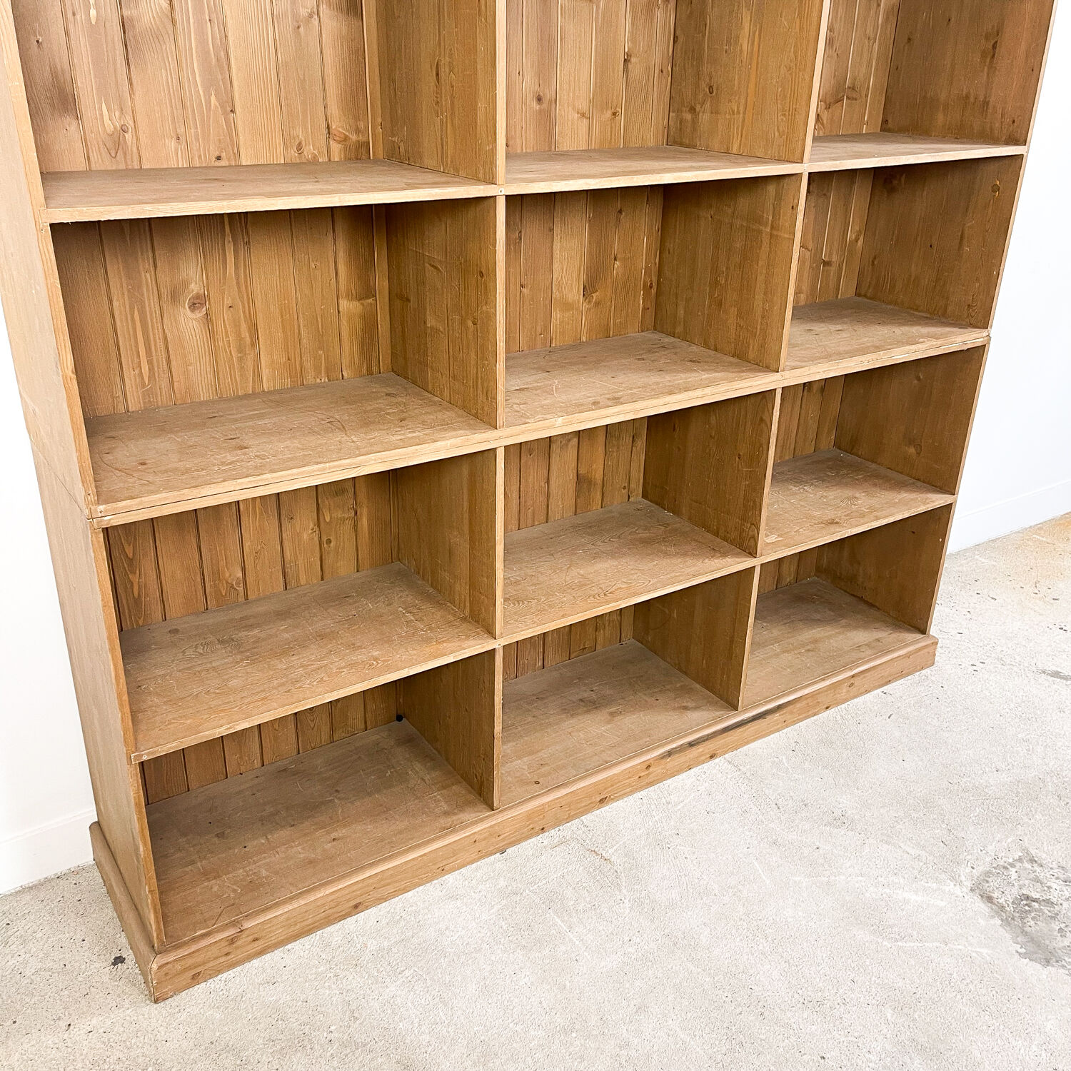 Pine wooden storage shop cabinet