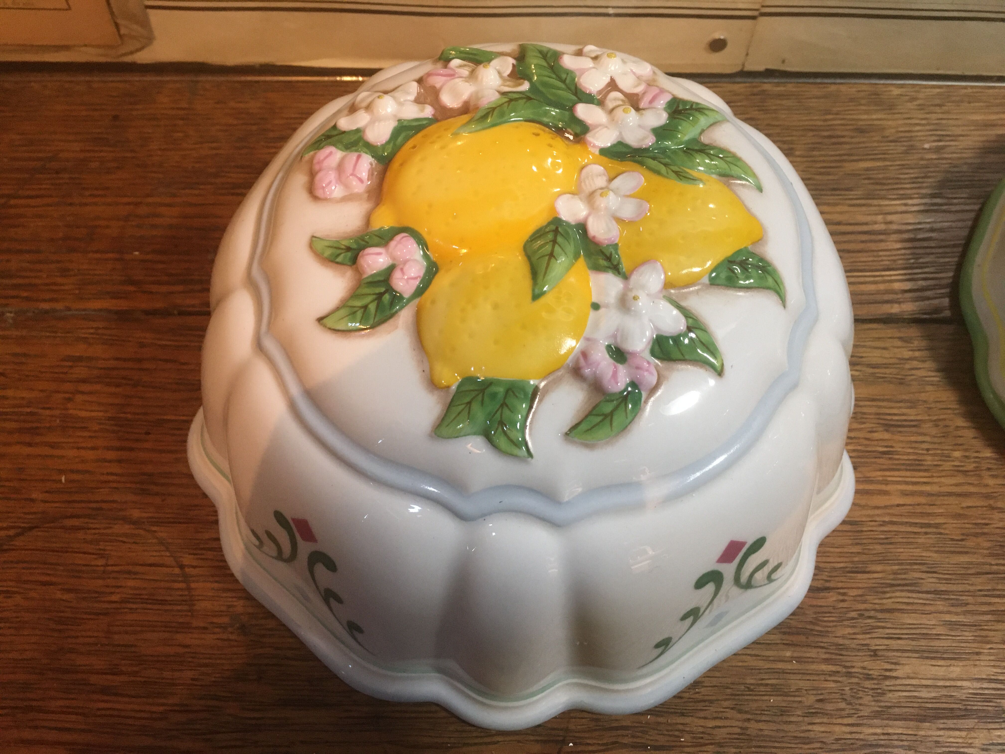 Decorative jelly mold