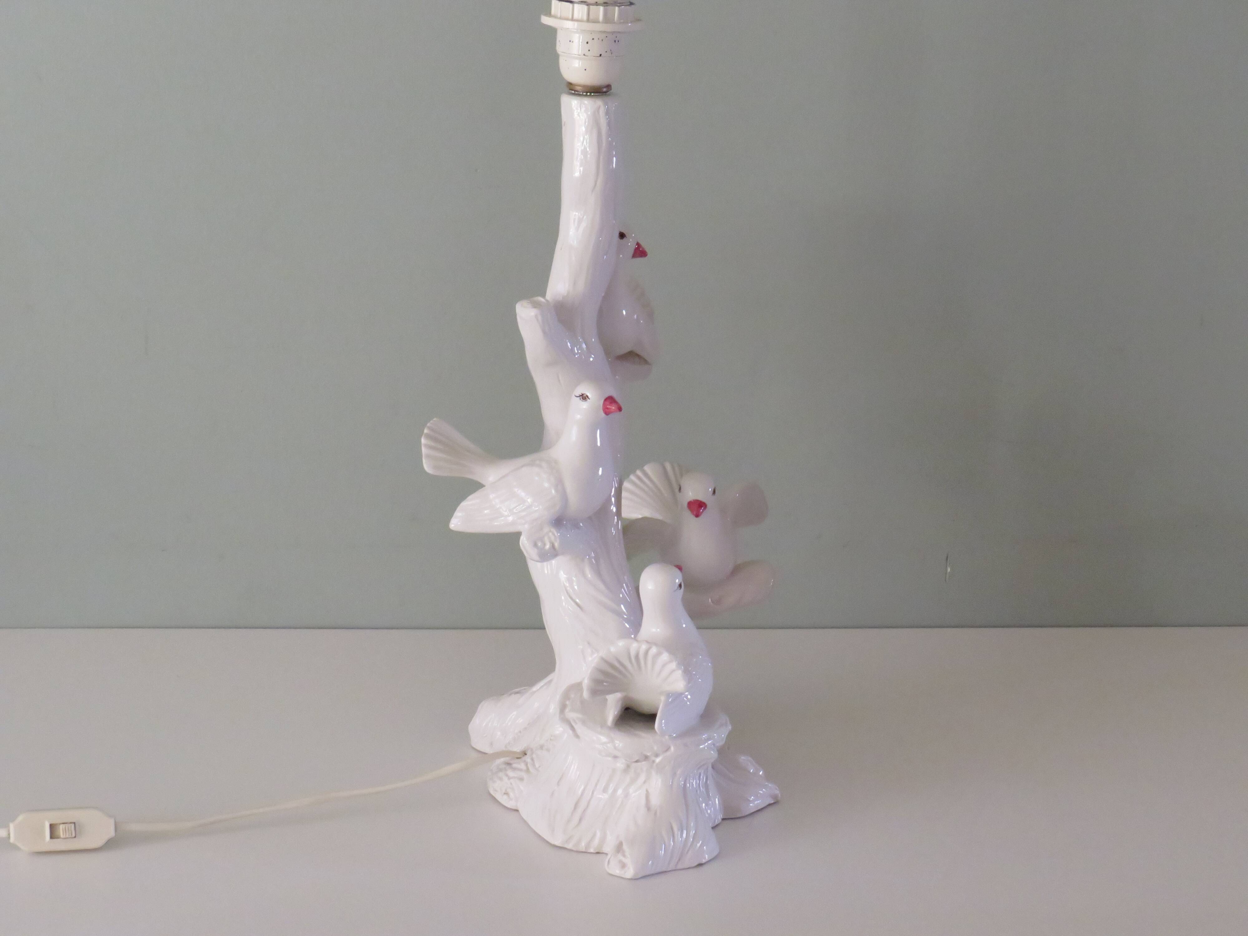 Vintage Italian ceramic table lamp with doves.