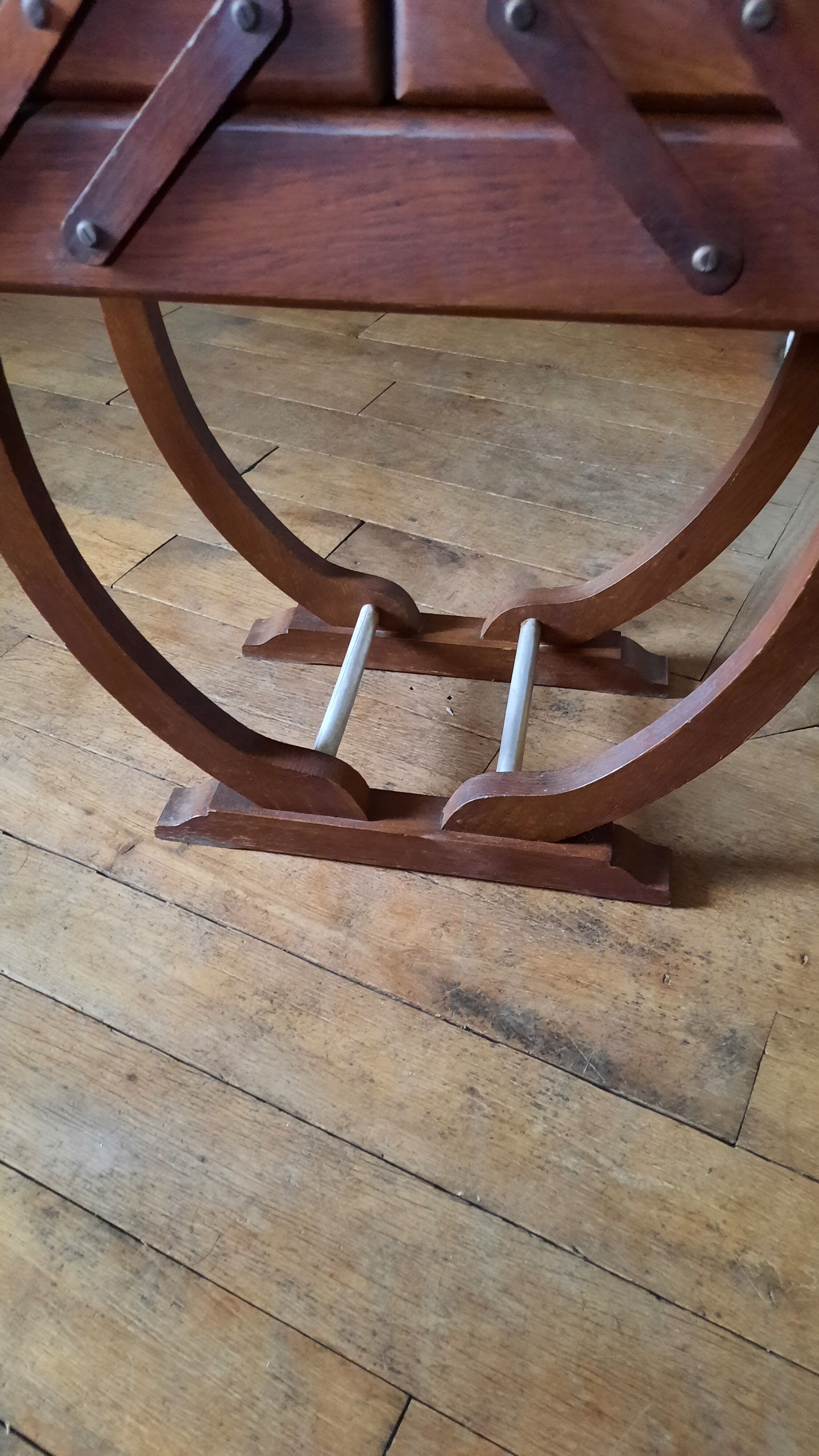 Art Deco style sewing worker