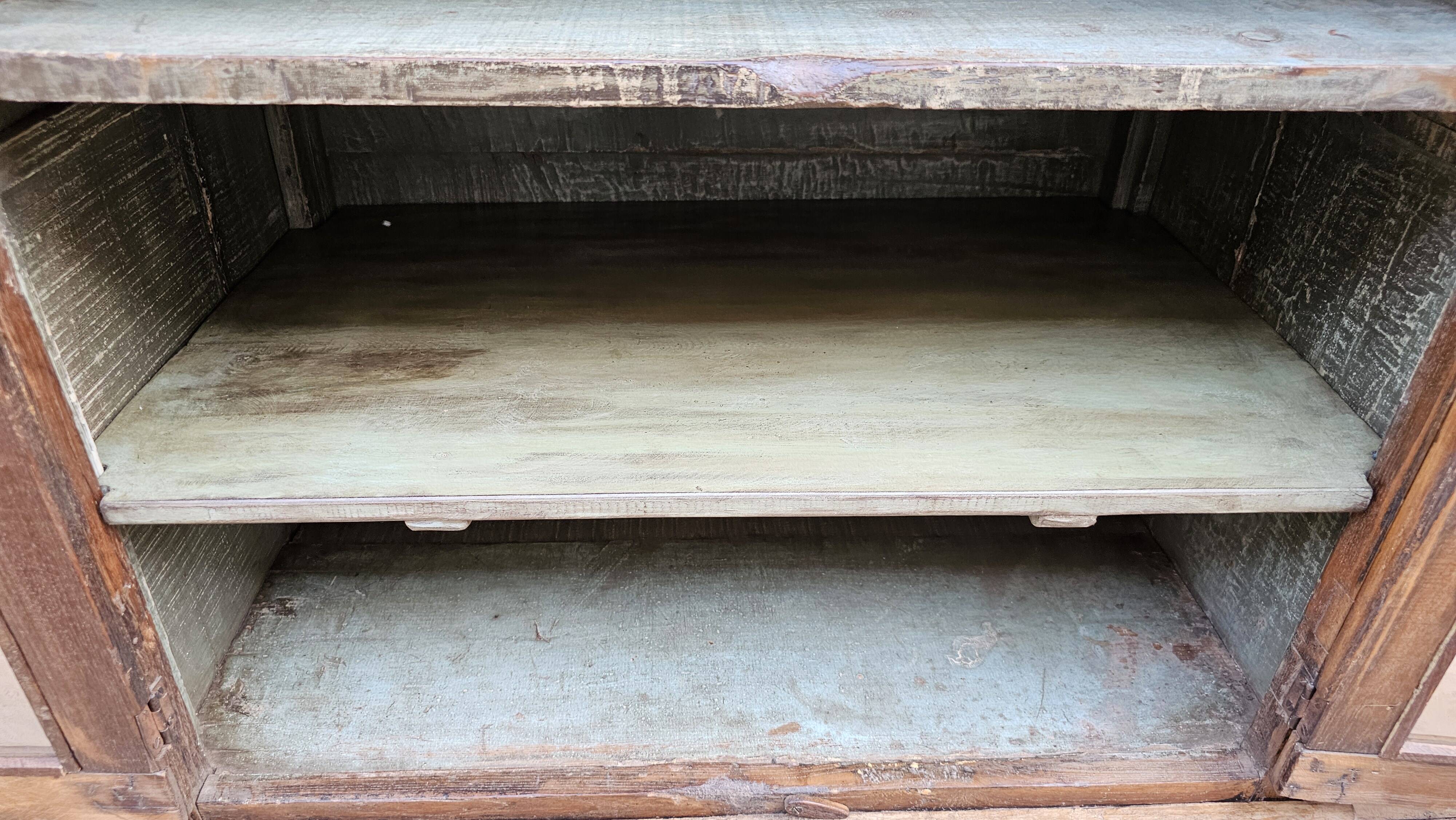 Ancien cabinet vitré en teck birman