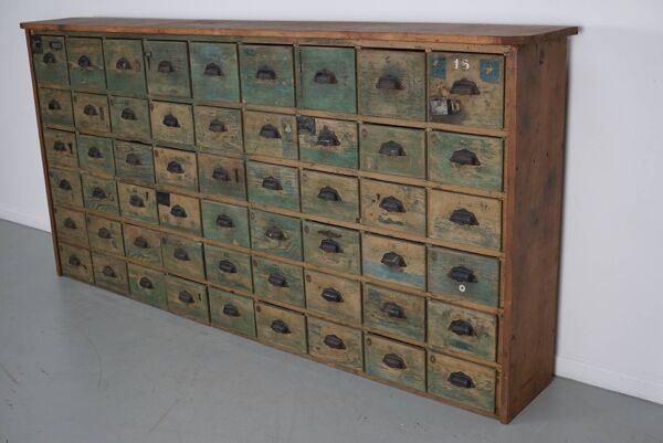 Meuble de quincaillerie industriel en pin peint, France années 1950