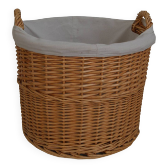 Wicker laundry basket