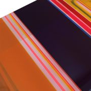 Table basse italienne en plexiglas multicolore et pieds en laiton Studio Superego.