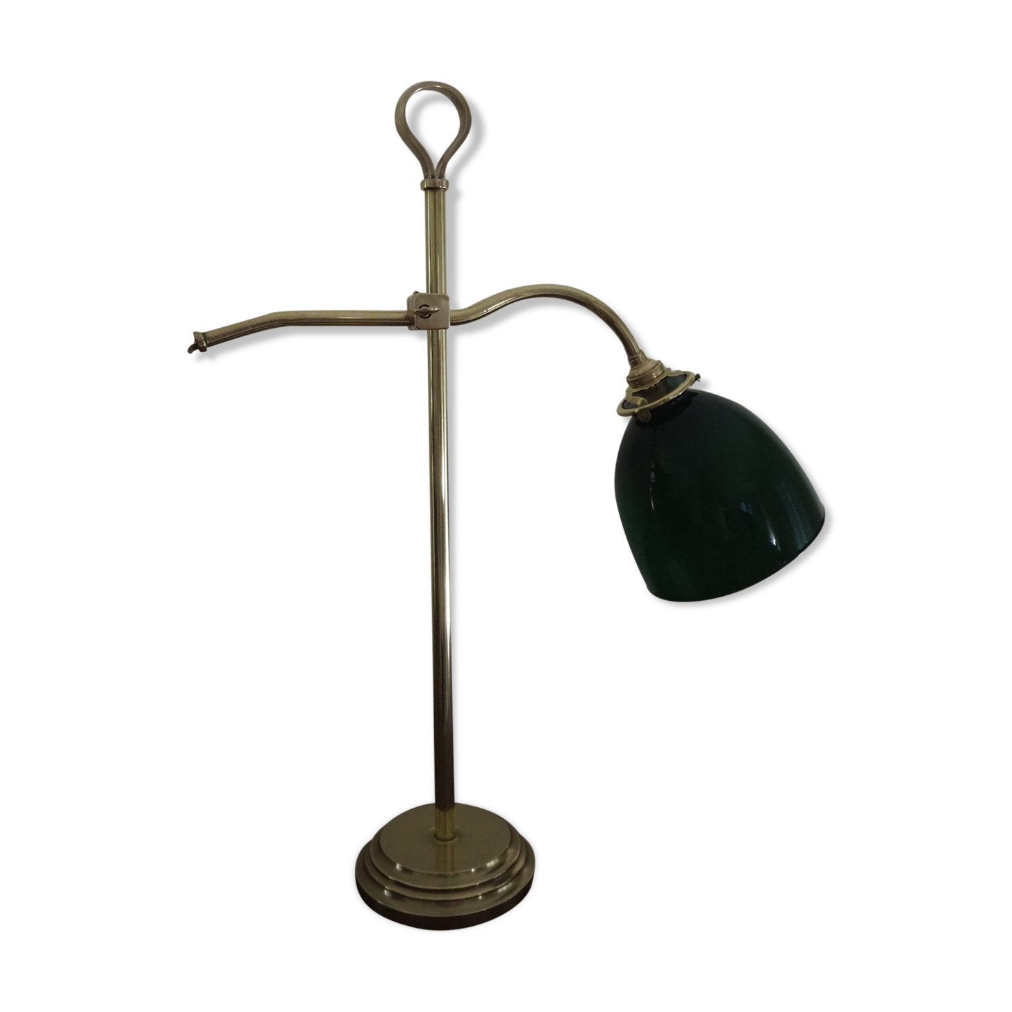 Desk lamp in brass with a swan neck and green opaline glass.