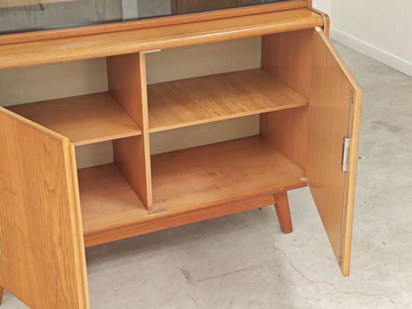 Buffet / Vaisselier U369/383 par Bohumil Landsman et Hubert Nepozitek pour Jitona 1960