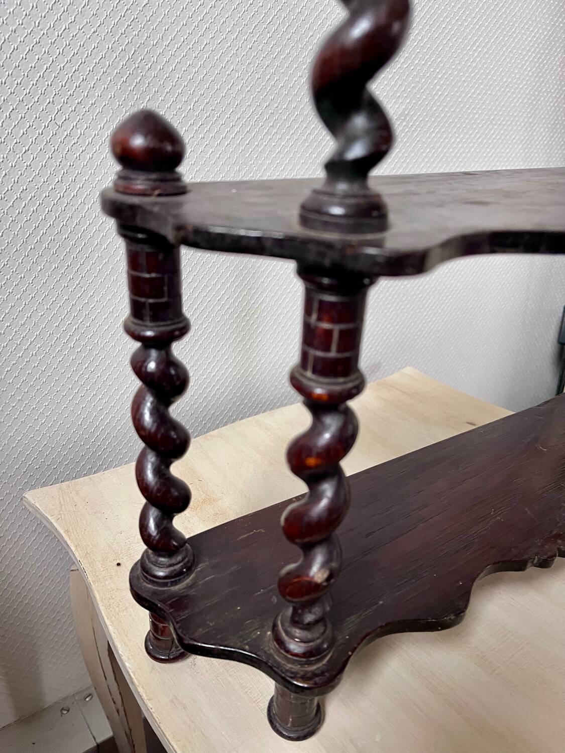 Small NAPOLEON III wooden wall shelf turns
