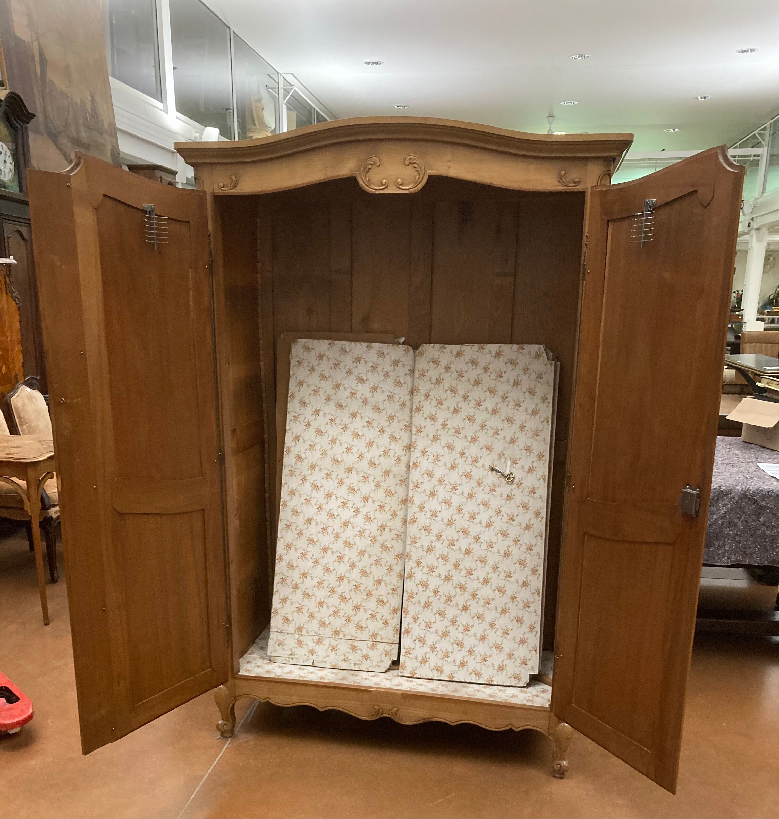 Louis XV linen cabinet in cherry period mid-twentieth century (delivery possible)