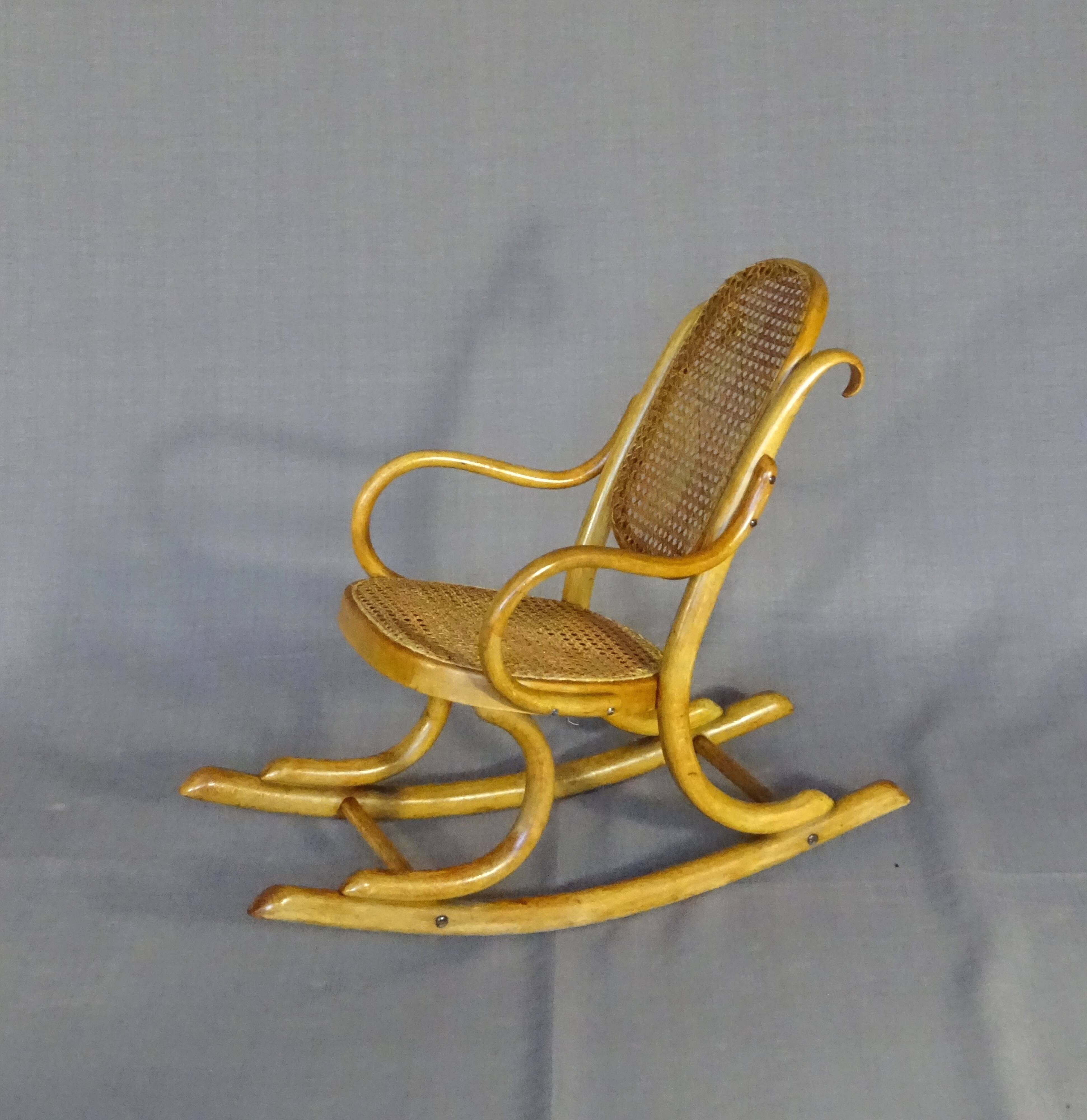 Children's rocking chair No. 1 by Thonet Ca, 1910