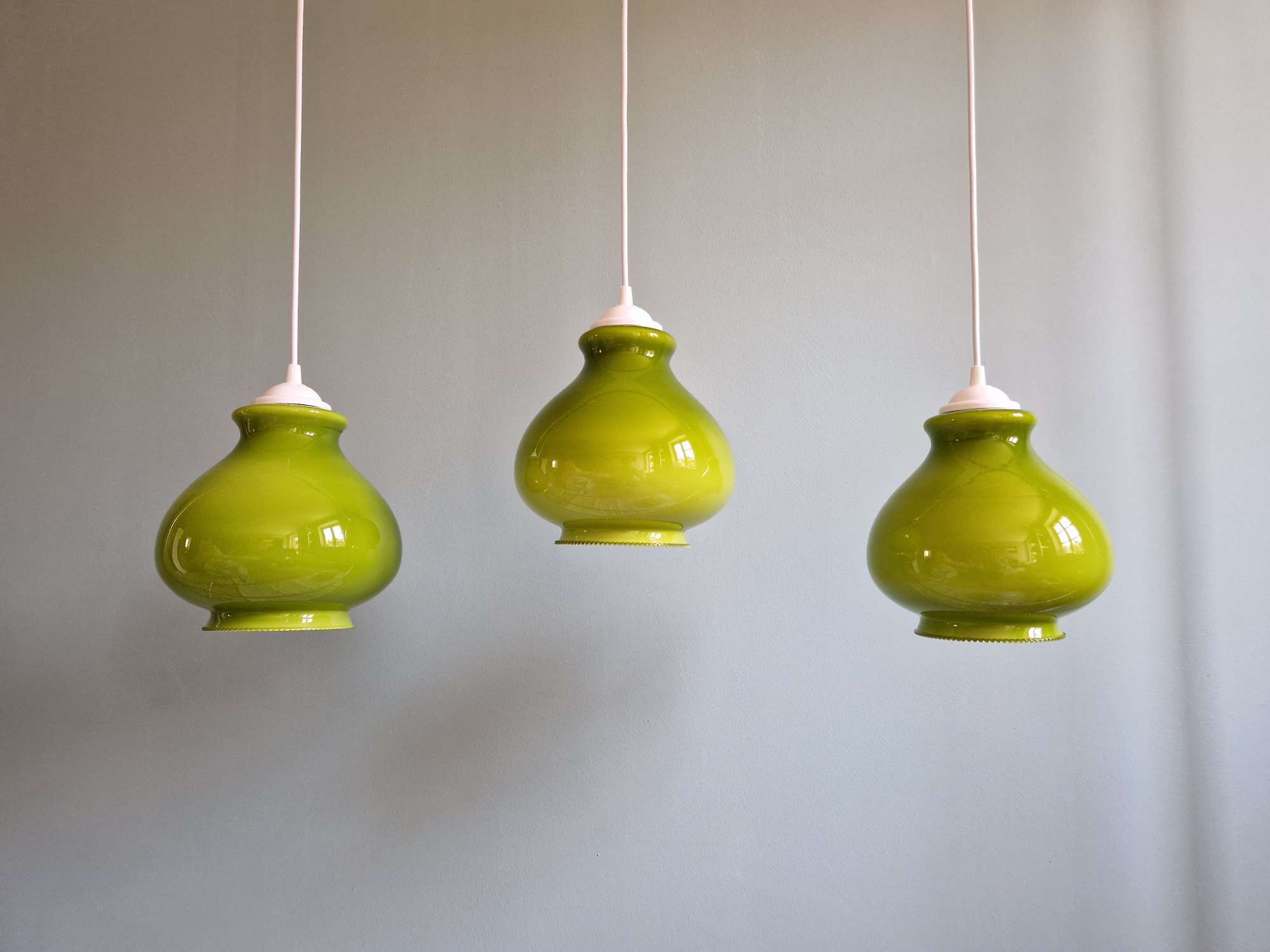 Vintage green opaline suspension (5 available), 1960-70.