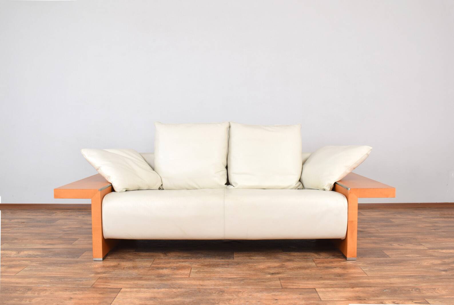 Italian Leather Sofa from Giorgetti, 1980s.
