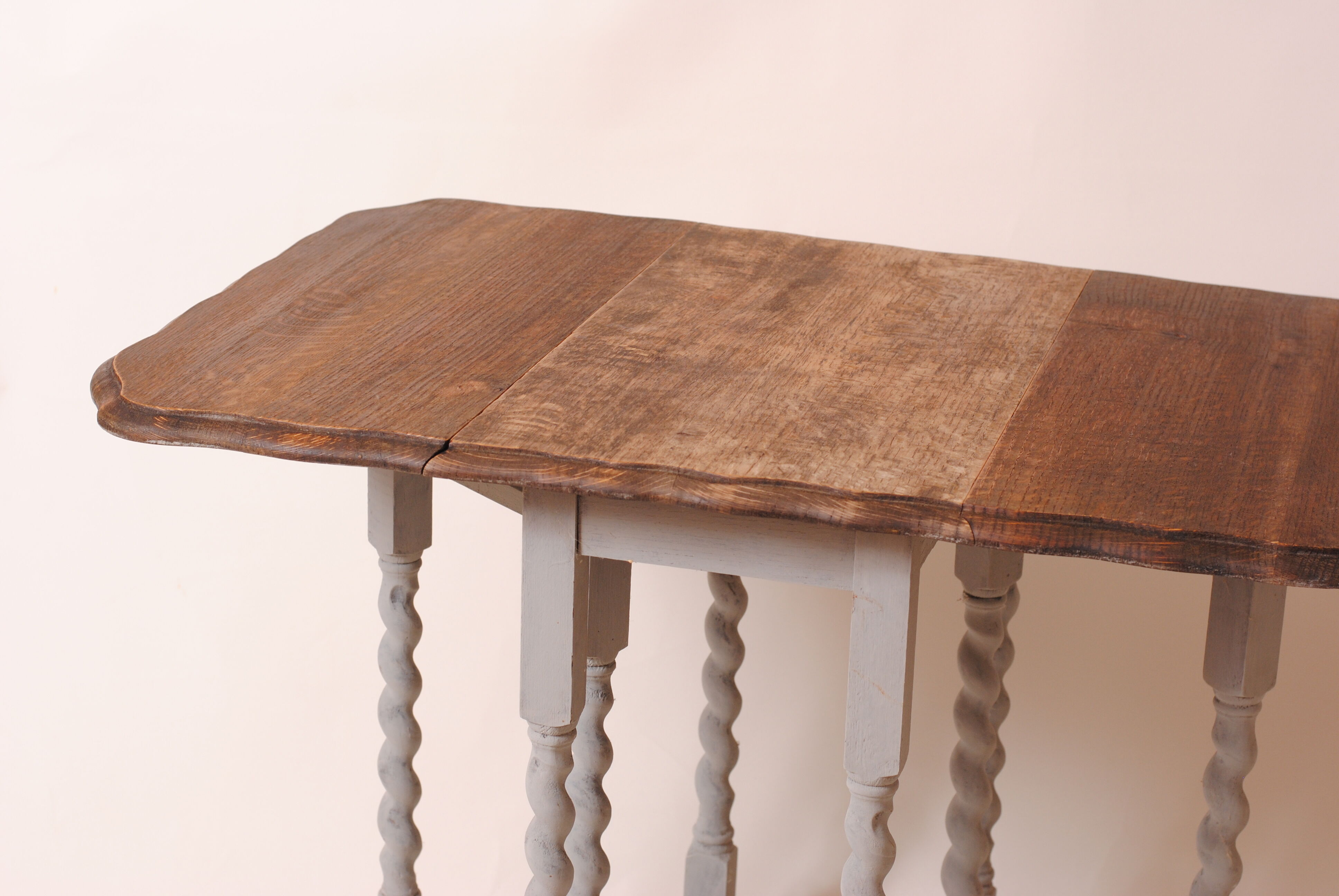 Farmhouse drop-leaf table