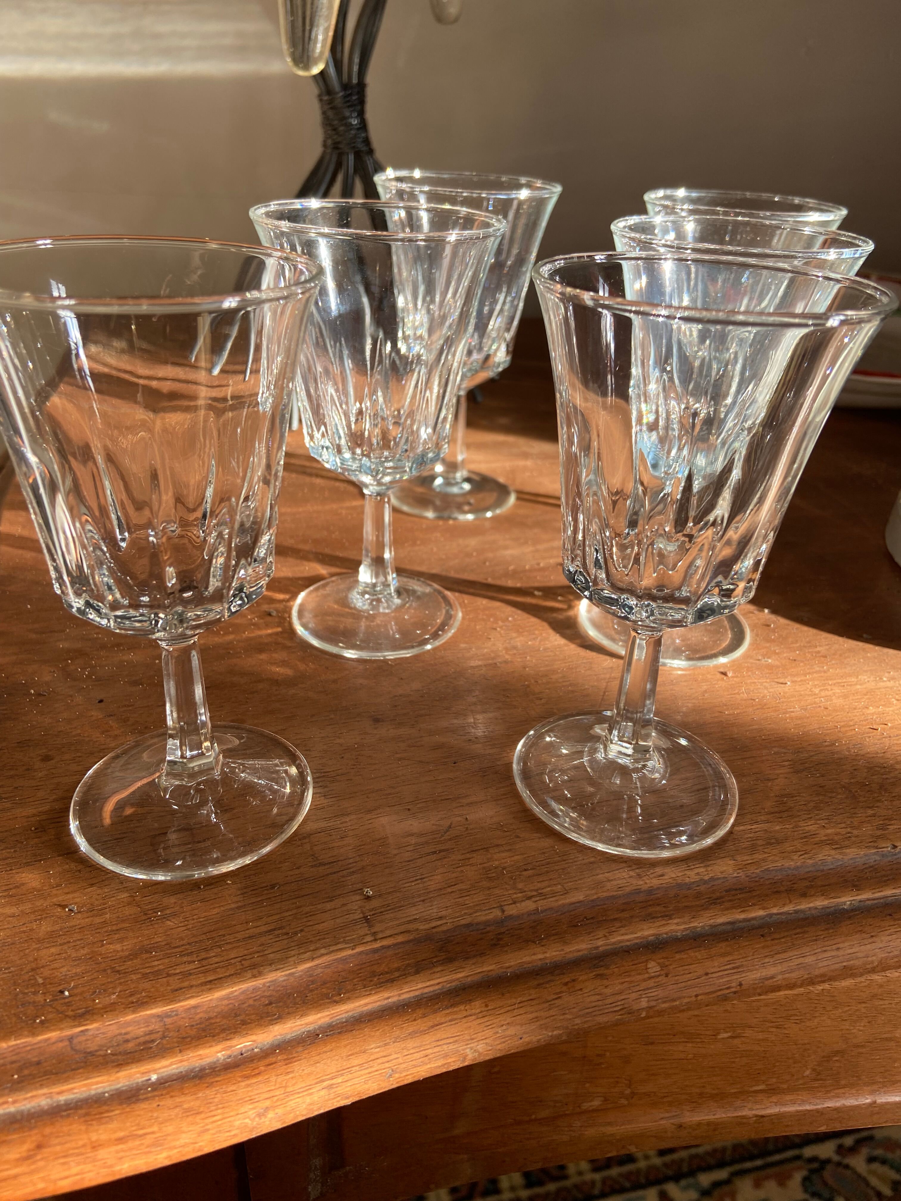 6 wine glasses