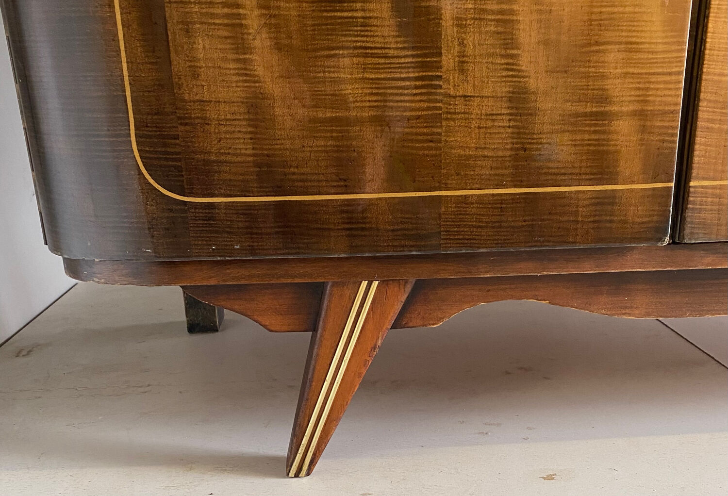 Vintage wardrobe feet compass