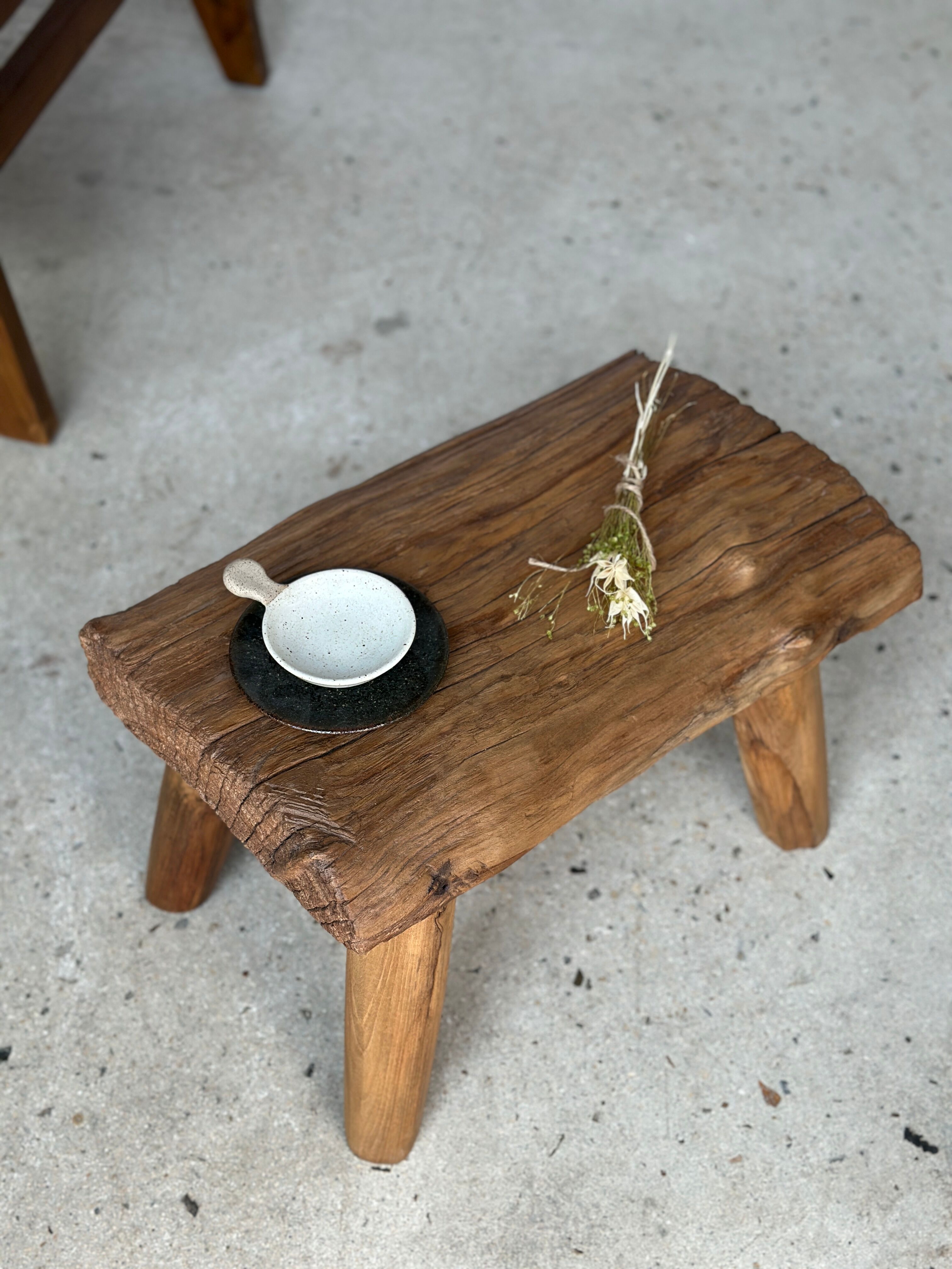 Small side table or stool in blond teak H:30 L43 l27