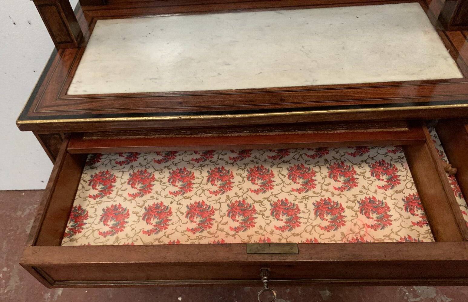 Credence de style louis xvi en acajou et placage xix siècle