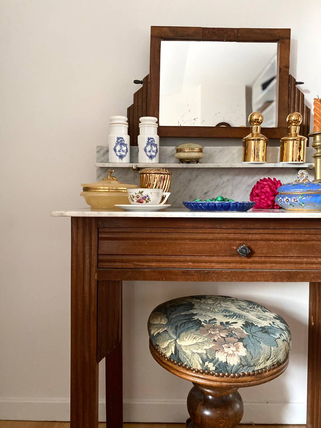 Old art deco wooden dressing table