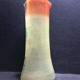 1435 Discreet brand with heel to decipher vase