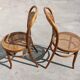 Paire de chaises en cannage et bois courbé par Mundus