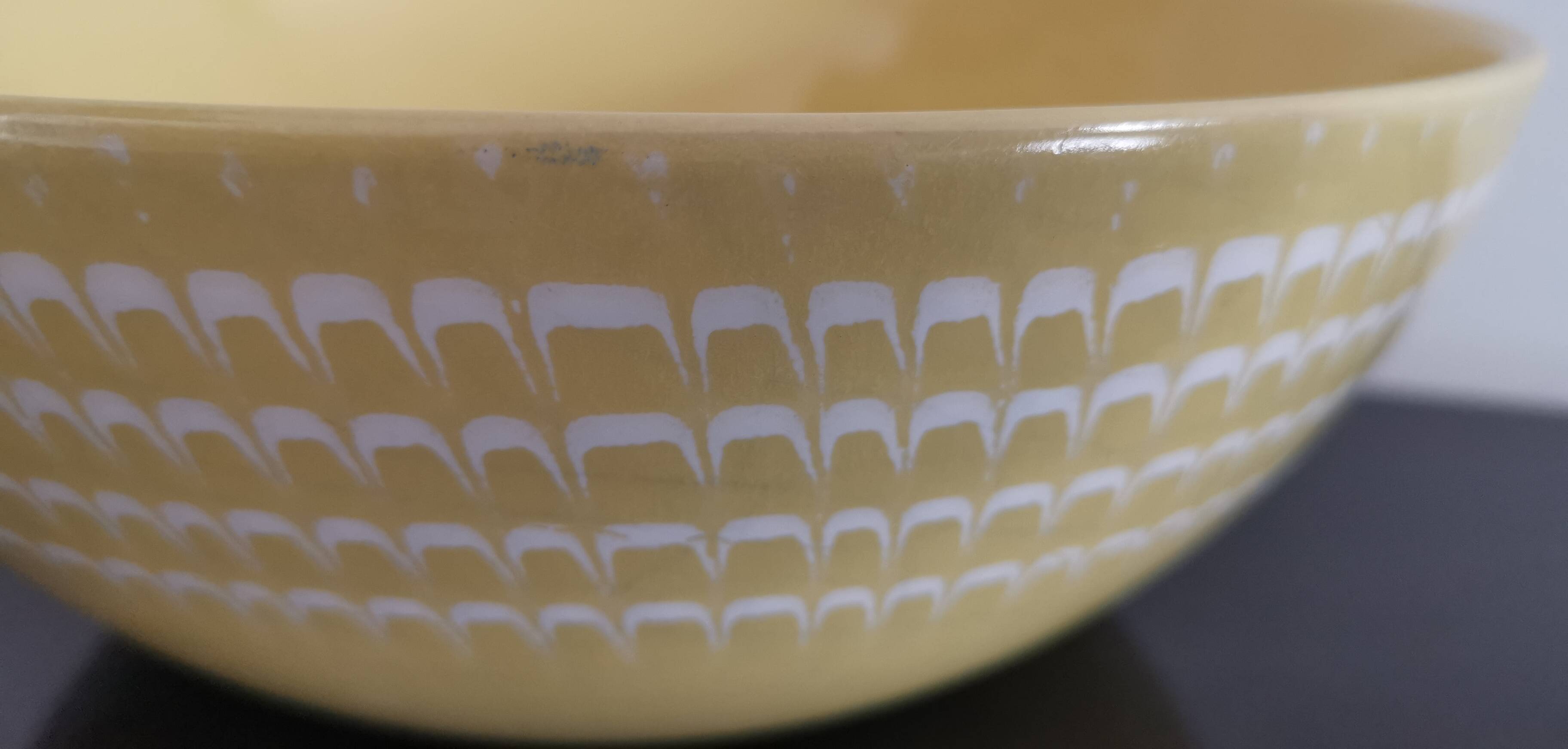 Old vintage Longchamp sun yellow salad bowl
