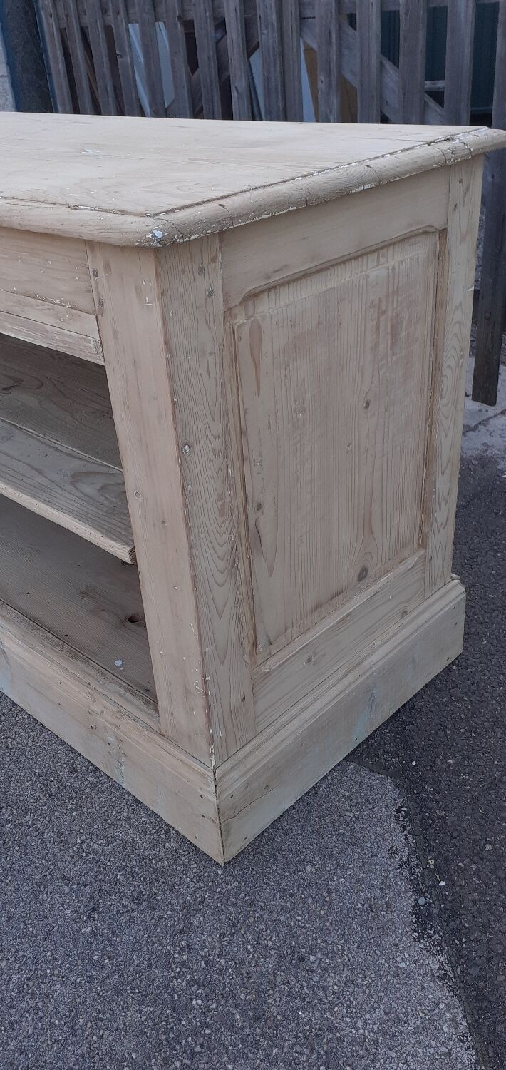 Counter trade furniture