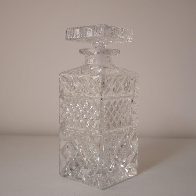 Glass whisky decanter
